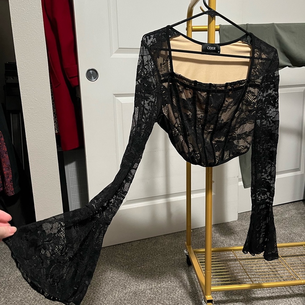 Cider Black Lace Flare Sleeve Top
